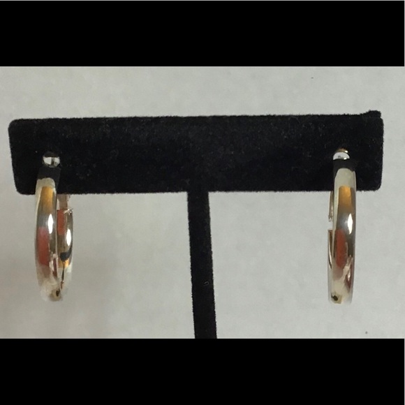 Sterling Silver (925) 1" Round Hoop Earrings - Picture 3 of 8